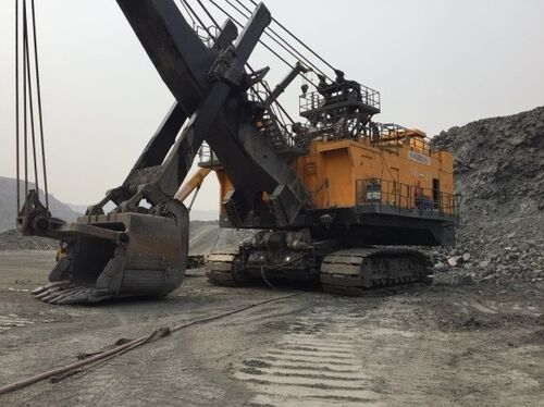 trường hợp công ty mới nhất về Vận chuyển vật liệu rời cho máy xúc lật bánh xích CAT 992/994